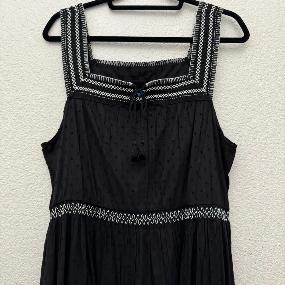 Old Navy Sleeveless Waist Defined Embroidered Clip Dot Maxi Dress Black NWT - Picture 4 of 16